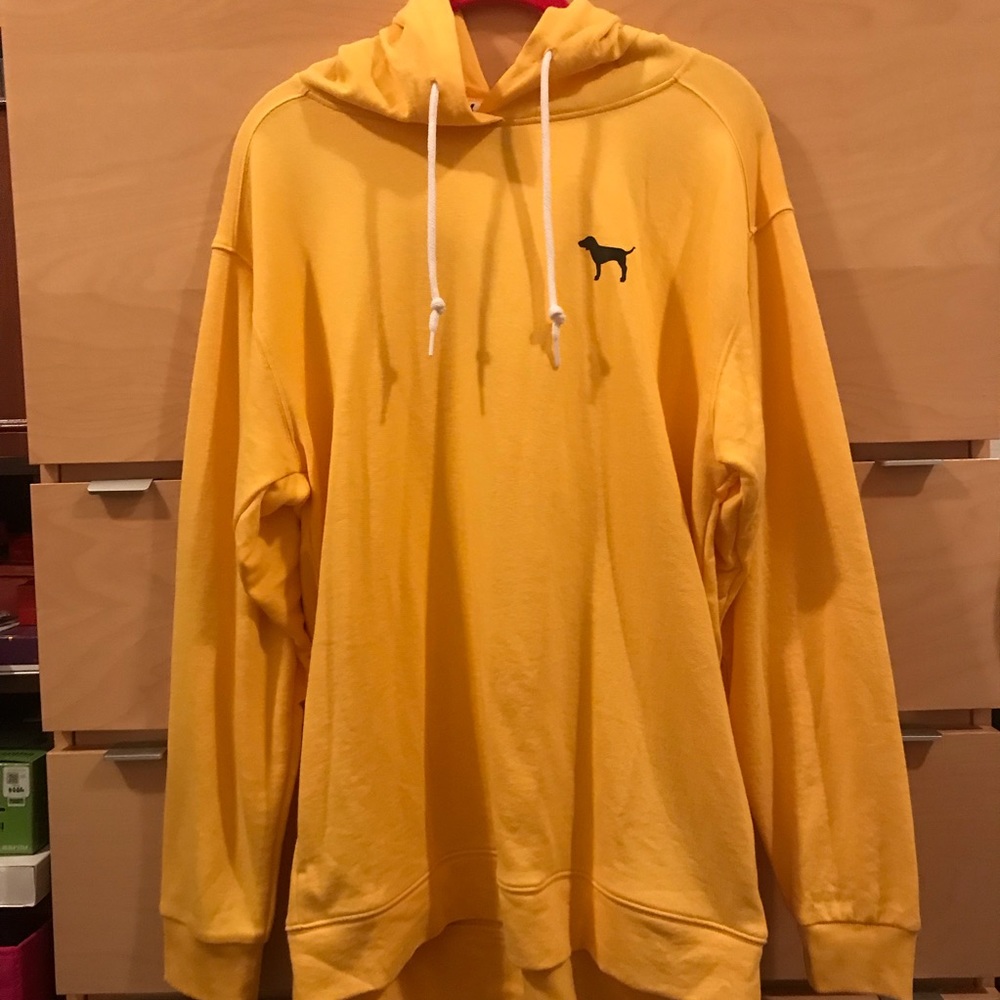 ✨NWOT Pink Victoria Secret yellow sweater ✨